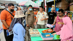 Tim Gabungan Turun Sosialisasi Jelang Penertiban Pasar Tanjung Anyar