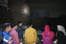 Gerak Cepat, Bupati Gus Muhdlor Kunjungi Korban Angin Puting Beliung di Sidoarjo