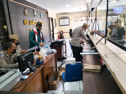 Peringati Hari Pahlawan, Polres Jember Berpakaian Ala Pejuang