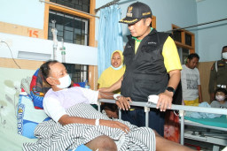 Pemkab Lamongan Biayai Perawatan Rumah Sakit Riyanto Penjaga Perlintasan KA