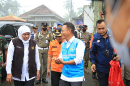 PLN Jaga Suplai Pasokan Listrik di Posko Pengungsian Warga Terdampak Erupsi Semeru