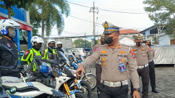 Jelang Nataru, Satlantas Polres Gresik Gelar Apel Kesiapan Perlengkapan Personel