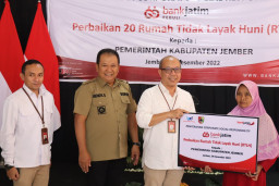 Apresiasi Penyaluran CSR Bank Jatim, Pemkot Batu dan Pemkab Jember Terima CO Working Space PLUT UMKM