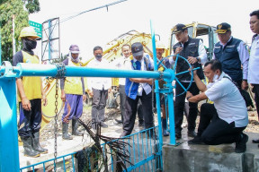 Maksimalkan Saluran Air, Upaya Pemkab Lamongan Bantu Petani dari Gagal Panen