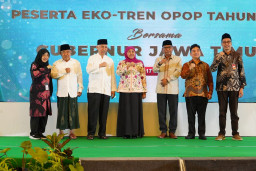 Garap Potensi Ekonomi Syariah, Bank Jatim Launching Tabungan Santri