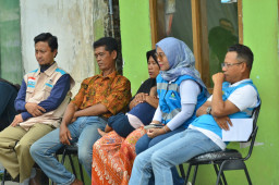 Lewat Program Light Up The Dream, Warga Bringin Bendo Sidoarjo Terima Listrik Gratis Dari PLN