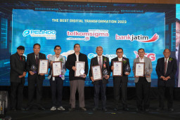 Raih Tiga Penghargaan Sekaligus, Bank Jatim Lakukan Transformasi Digital Secara Masiv