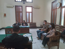 Gelapkan Uang Pengurusan Perkara, Robert Disidang di PN Surabaya