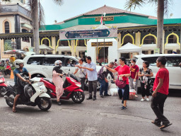 Toleransi dan Berpartisipasi di Bulan Puasa, GPdI dan BAMAG Bagikan Ratusan Takjil