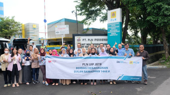 Berkah Ramadhan, PLN UIP JBTB Berbagi Ribuan Takjil Gratis On The Road
