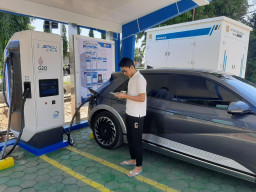 Layani Kebutuhan Mobil Listrik di Jatim, PLN Tambah SPKLU Ultra Fast Charging