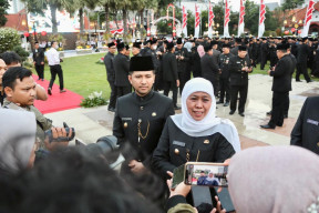 Gubernur Khofifah Tekankan Core Values ASN BerAKHLAK dan Berintegritas Saat Lantik 505 Pejabat Administrator dan Pengawas