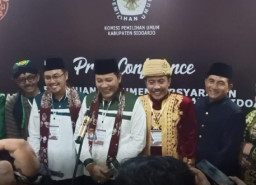 Bupati dan Wabup Sidoarjo Hantarkan 50 Bacaleg ke KPUD Sidoarjo