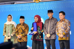 Wapres Maruf Amien Puji Perekonomian Syariah dan Produk Halal Jatim