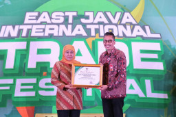 Gubernur Jawa Timur Resmikan Desa Pendulum Devisa Binaan Bank Jatim