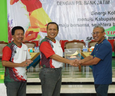 Terapkan Work Life Balance, Bank Jatim Ikuti Pertandingan Persahabatan Bulu Tangkis
