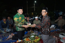 Tingkatkan PAD Desa, Wabup Subandi Resmikan Pasar Desa Kranggan