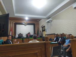 Hakim Ingatkan Saksi Korban Berkata Jujur Bersaksi di Kasus Dugaan Pengeroyokan dan Perbuatan Tak Menyenangkan di Tambak Sidoarjo