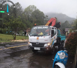 PLN Pulihkan Pasokan Listrik Akibat Hujan Deras Disertai Angin Kencang dan Longsor di Lumajang