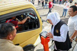 Gubernur Khofifah Apresiasi Pembayaran Pajak Pasir Berbasis Digital 'E- Pasir Stockpile'