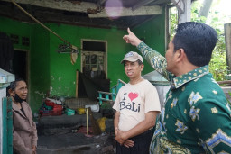 Dapat Bantuan Bedah Rumah, Wabup Subandi Sidak RTLH Warga Desa Wage