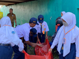 Keren! Siswa SMPN 3 Kota Mojokerto Eduwisata Botanic dengan Walikota Saat MPLS