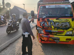 Kecelakaan Adu Moncong di Blitar, Pengemudi Truk Sempat Kabur