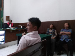 Dicecar Pertanyaan Kuasa Hukum Penggugat, Kepala Cabang YYM Gresik Bingung Terdiam