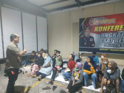 Polisi Periksa Dua Korlap Demo, Puluhan Warga Desa Tebel Geruduk Mapolresta Sidoarjo