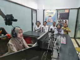 Kenalkan Fitur SwaCAM, Srikandi PLN Ajak Masyarakat Manfaatkan Kemudahannya