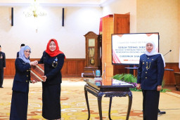 Lima Eselon II Dilantik dan Ambil Sumpah Jabatan, Khofifah: Langsung Tancap Gas