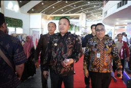 Meriahkan Pameran Jatim Fest 2023, Bupati Nimbrung Demi Sampang