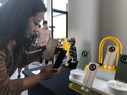 Kenalkan Smartphone Series 11, Realme Gelar Roadshow ke Surabaya