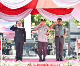 Pesta Demokrasi 2024 di Depan Mata, Gubernur Khofifah: Pemilu Damai dan Jangan Sebar Hoax