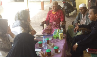Ketua LPH RI Jatim Bersama Staf Dinas Sosial (P3A) Kabupaten Sumenep Kunjungi Rumah Korban Penganiayaan