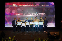 Bank Jatim Terima Penghargaan CSA Awards 2023