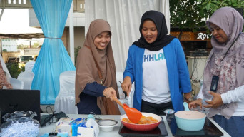 PLN dan BSI Kolaborasi Pamerkan Motor dan Mobil Listrik di Roxy Square Situbondo