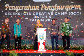 Bukti Keseriusan Tingkatkan Kualitas Pendidikan, Pemprov Jatim Terima Dua Penghargaan MURI