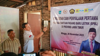 Puluhan Tahun Menyalur, Warga Malang ini Terima Bantuan Pasang Baru Listrik