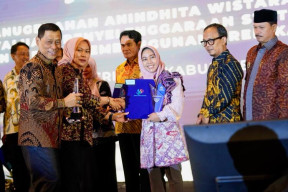 Dalam Sehari, Wali Kota Ning Ita Borong Lima Penghargaan Bergengsi