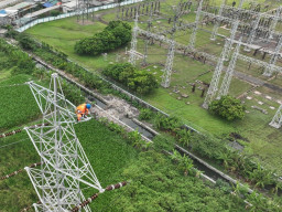 Climb Up Inspection, Langkah PLN UIT JBM Pastikan Keandalan Listrik Jelang Nataru di Metropolis Surabaya
