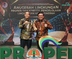 Petrokimia Gresik Terima Kali Ketiga PROPER EMAS dari Wakil Presiden RI