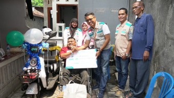 Momen Hari Ibu, Srikandi PLN Hadirkan Senyum Dengan Berikan Bantuan Listrik Gratis