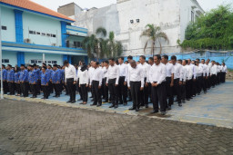 130 Tenaga Kontrak Perumda Delta Tirta Sidoarjo Terima SK Karyawan Tetap