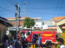 Konsleting Listrik, Rumah di Kalibokor Terbakar