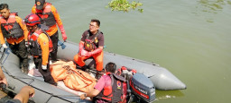 Jasad Perempuan Mengambang di Sungai Wonokromo
