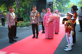 Baca juga : Acara Perpisahan Pergantian Jabatan Kepala Kepolisian Jawa Timur