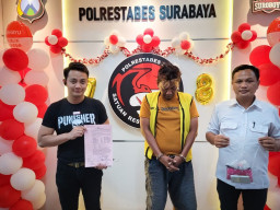 Tukang Parkir Nyambi Jual Narkoba