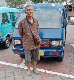Pendapatan Sopir Angkutan Umum di Terminal Dukuh Kupang  Turun Drastis