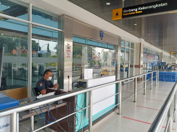 Tahun Baru, Arus Penumpang di Pelabuhan Perak Turun 3 Kali Lipat